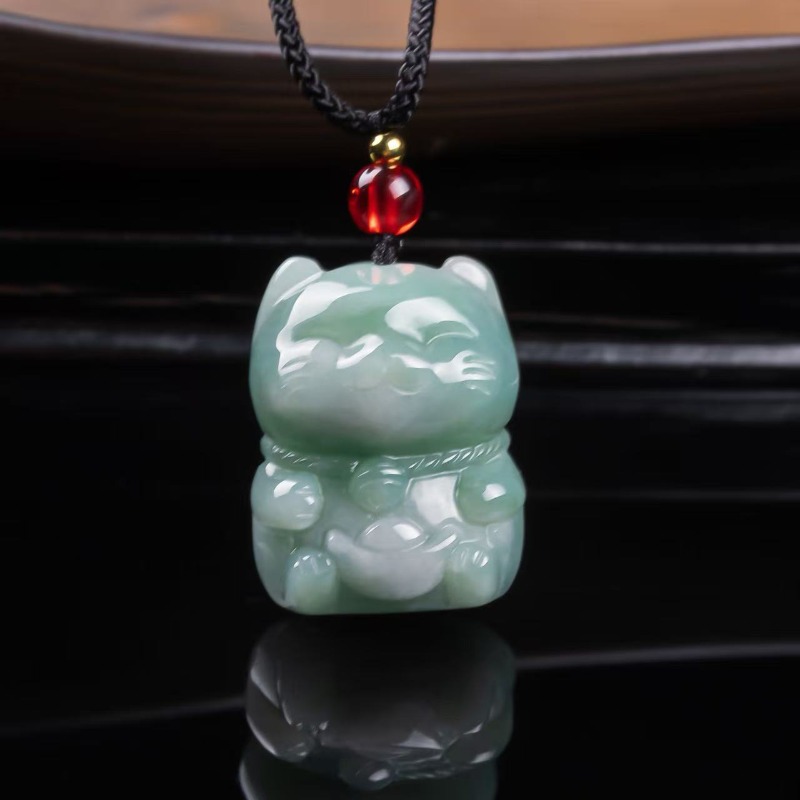 Jewelry & Watches Ltd - จี้หยกมรกตธรรมชาติรูปแมวนำโชค สร้อยคอหยกพม่า เครื่องประดับแฟชั่น ของขวัญนำโชคสำหรับผู้หญิง พร้อมใบรับรอง