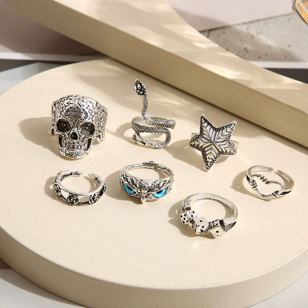 แหวนหัวกะโหลกสีเงินวินเทจสไตล์ - Gothic Skull Ring บทวิจารณ์และราคา